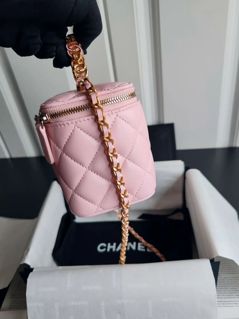 Comfortable Chanel Cosmetic Bags 55106
