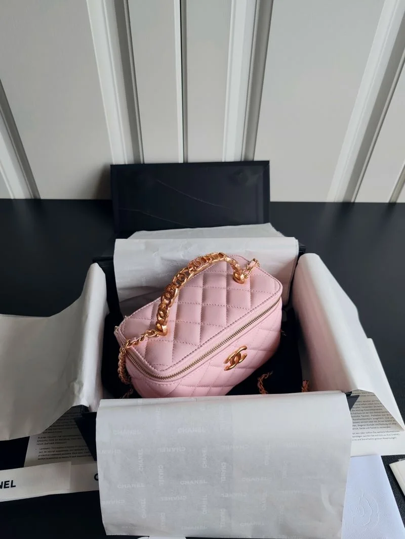 Comfortable Chanel Cosmetic Bags 55106