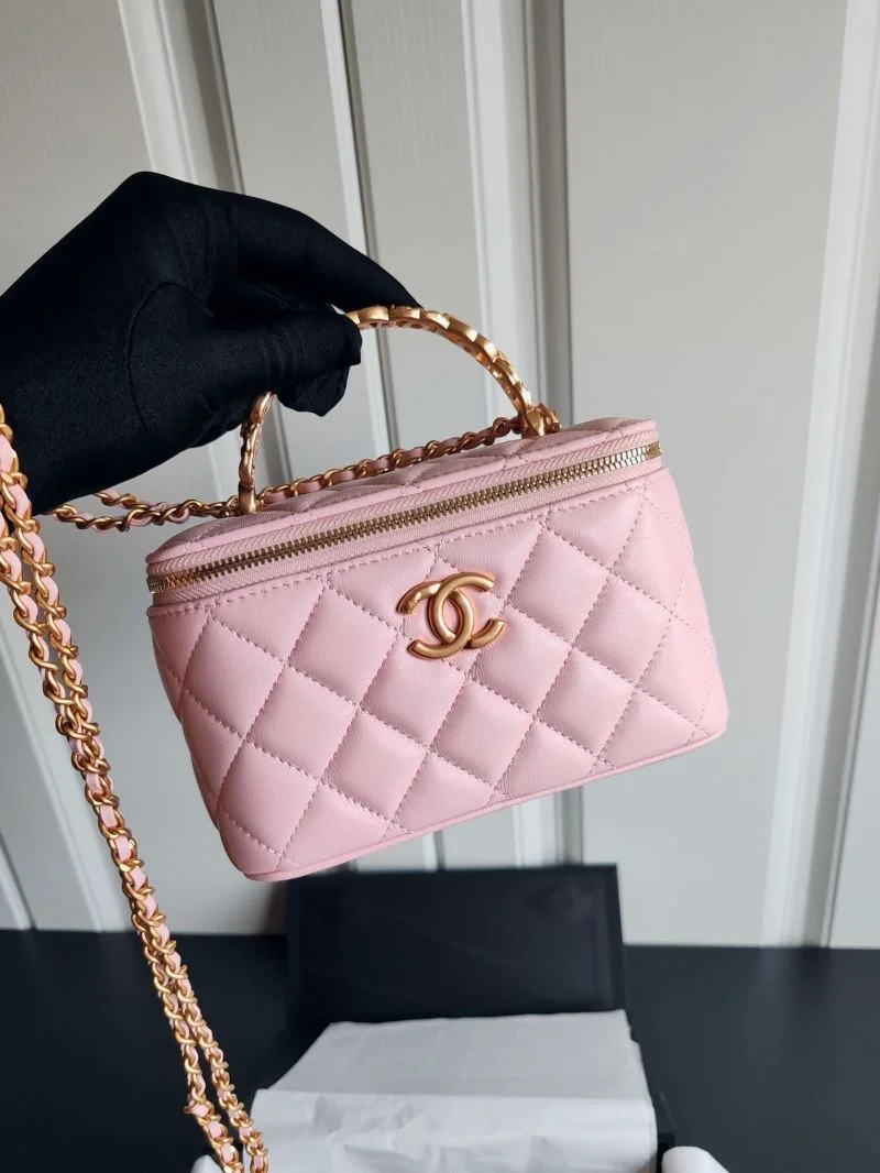 Comfortable Chanel Cosmetic Bags 55106