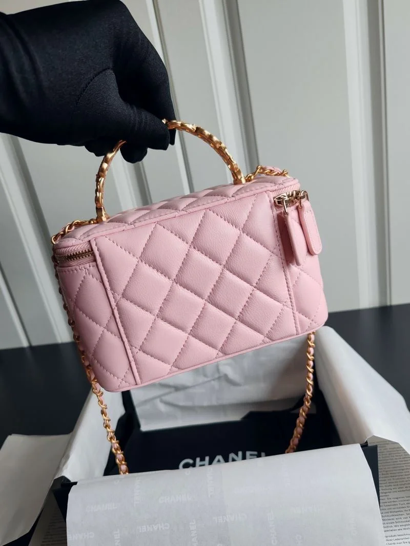 Comfortable Chanel Cosmetic Bags 55106