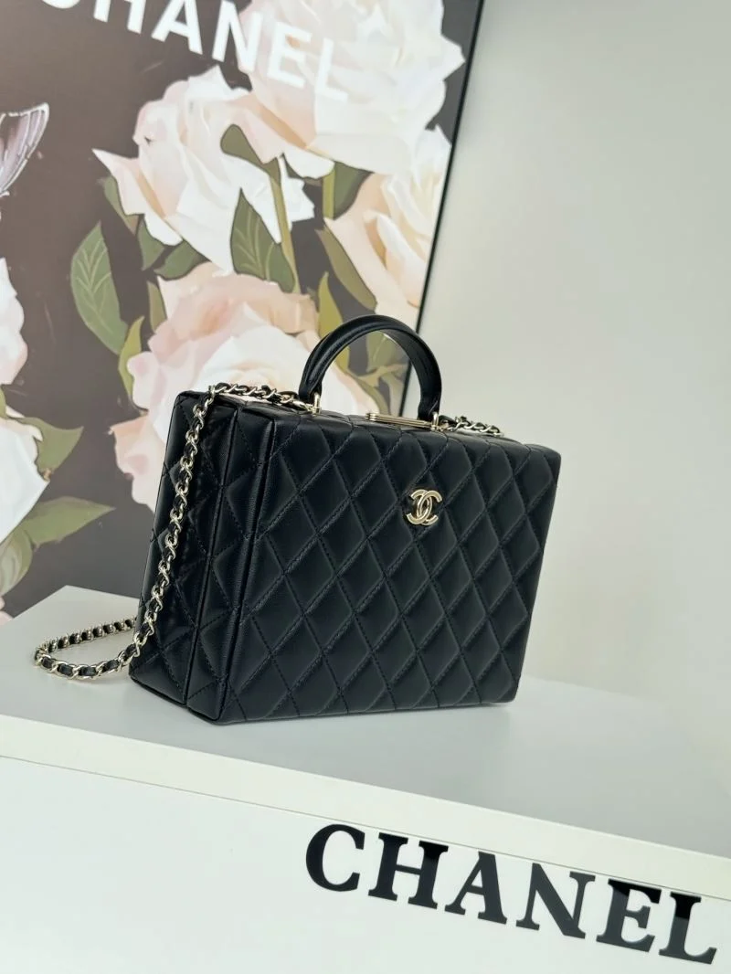 Chanel Cosmetic Bags Minimalist 55100