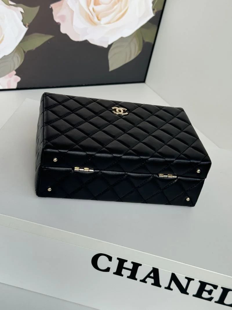 Chanel Cosmetic Bags Minimalist 55100