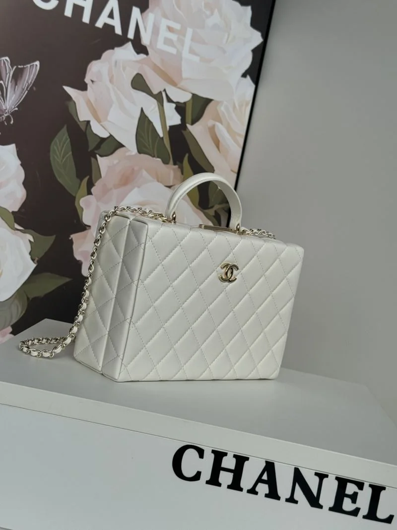 Neat Chanel Cosmetic Bags 55103