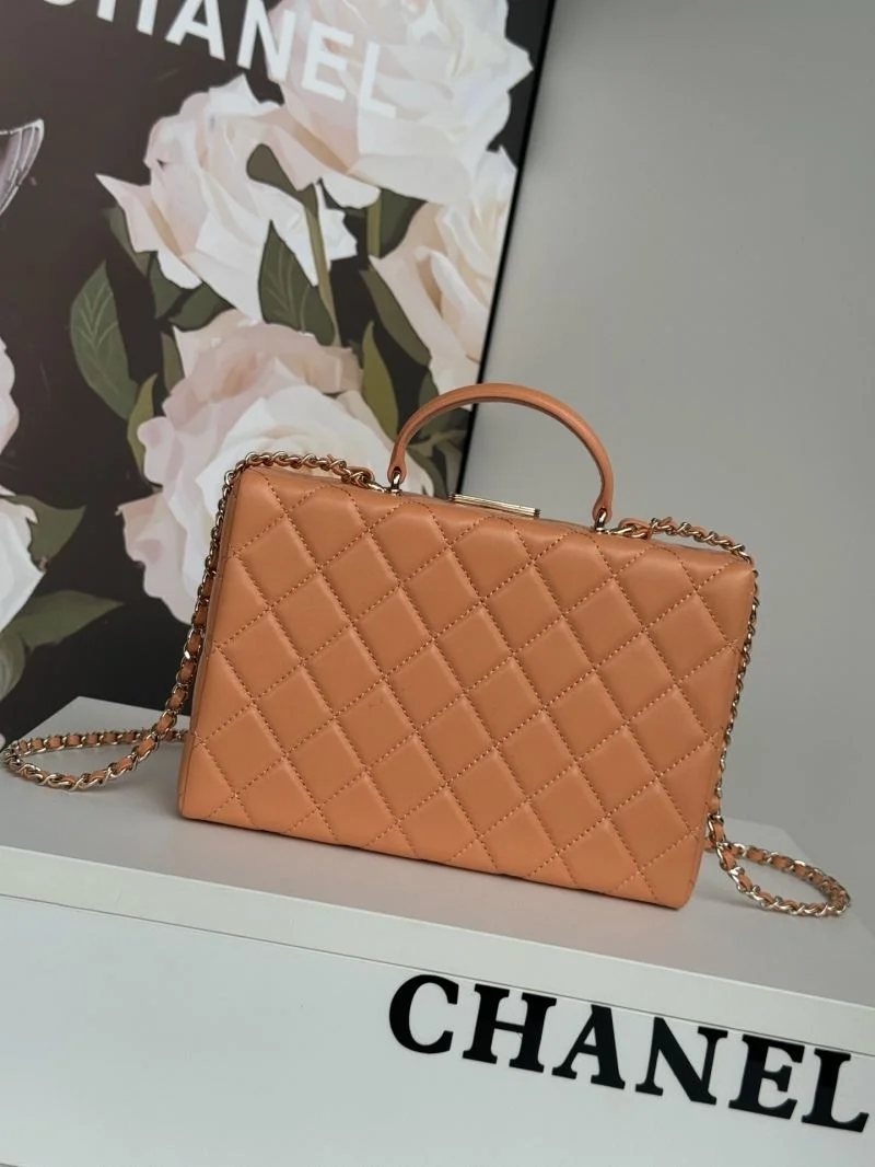 Supportive Chanel Cosmetic Bags 55102