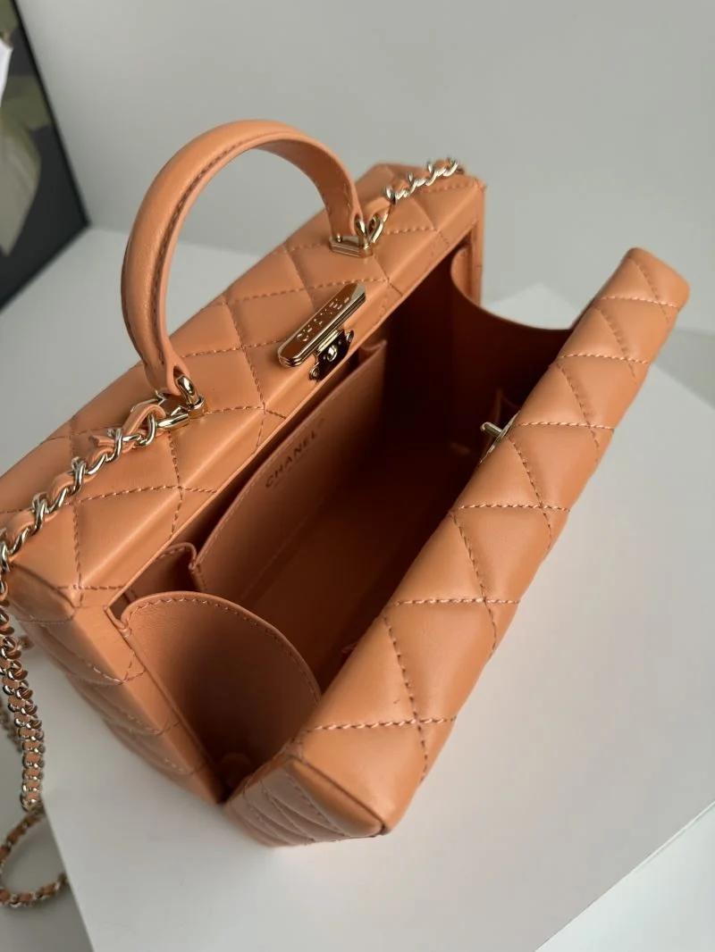 Supportive Chanel Cosmetic Bags 55102