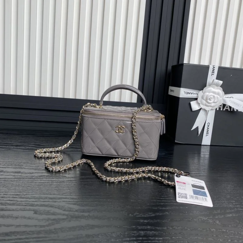 EyeCatching Chanel Cosmetic Bags 55101