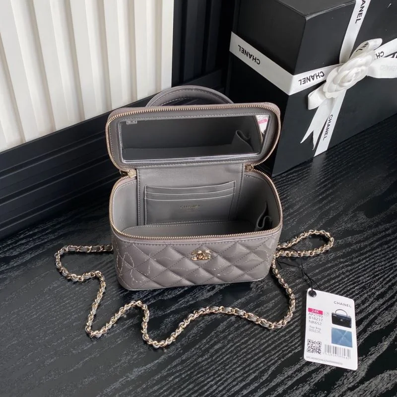 EyeCatching Chanel Cosmetic Bags 55101