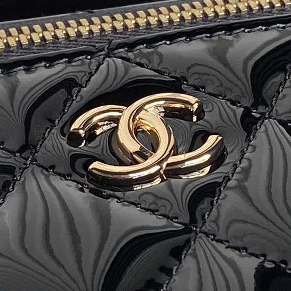 Seasonal Chanel Cosmetic Bags 55095