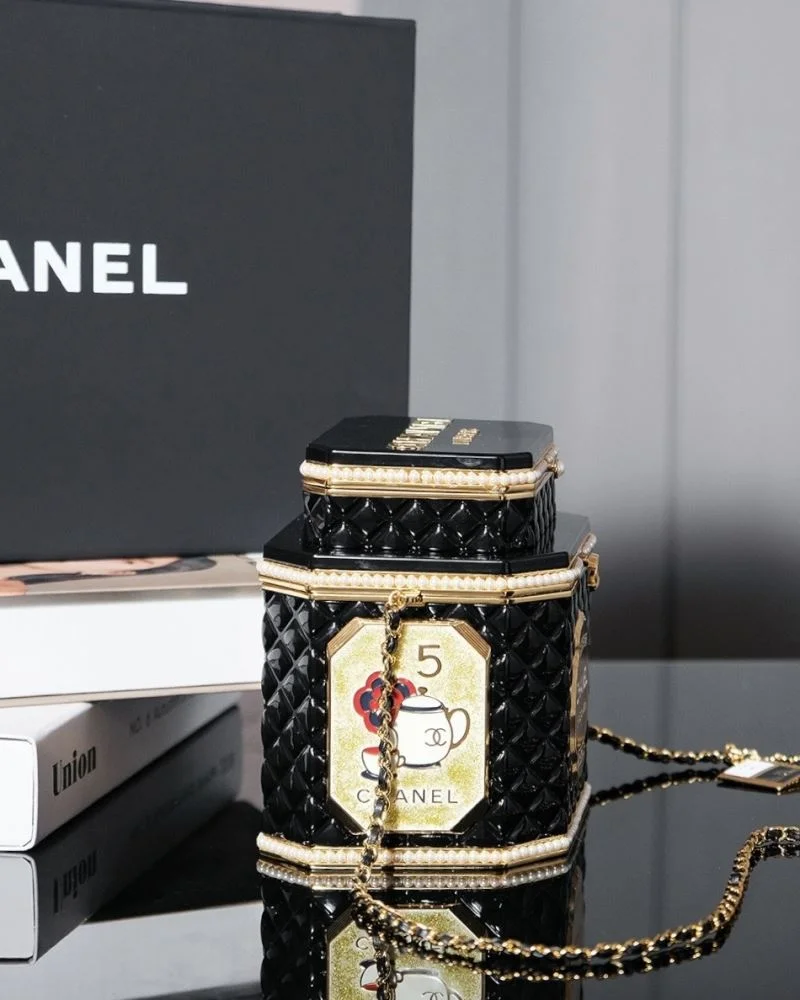 RelaxedFit Chanel Cosmetic Bags 55092