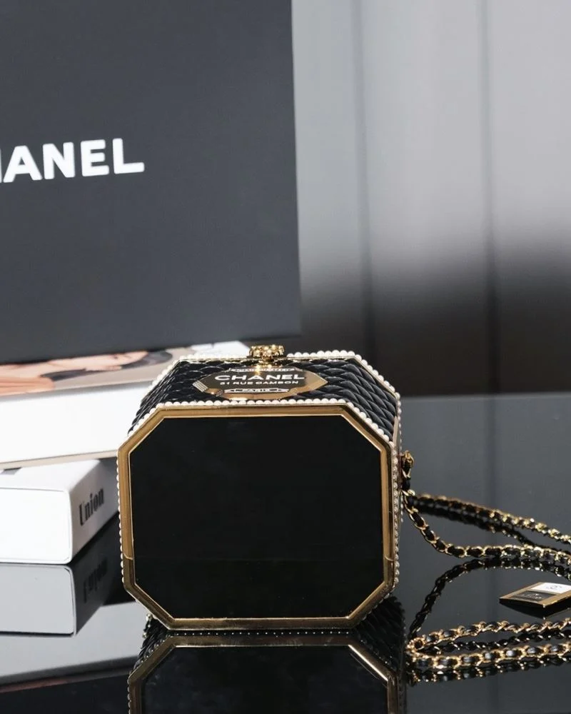 RelaxedFit Chanel Cosmetic Bags 55092