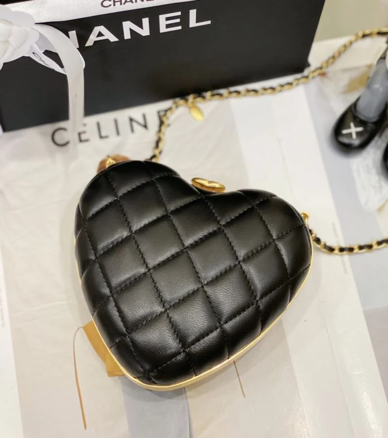 SunProtective Chanel Cosmetic Bags 55136