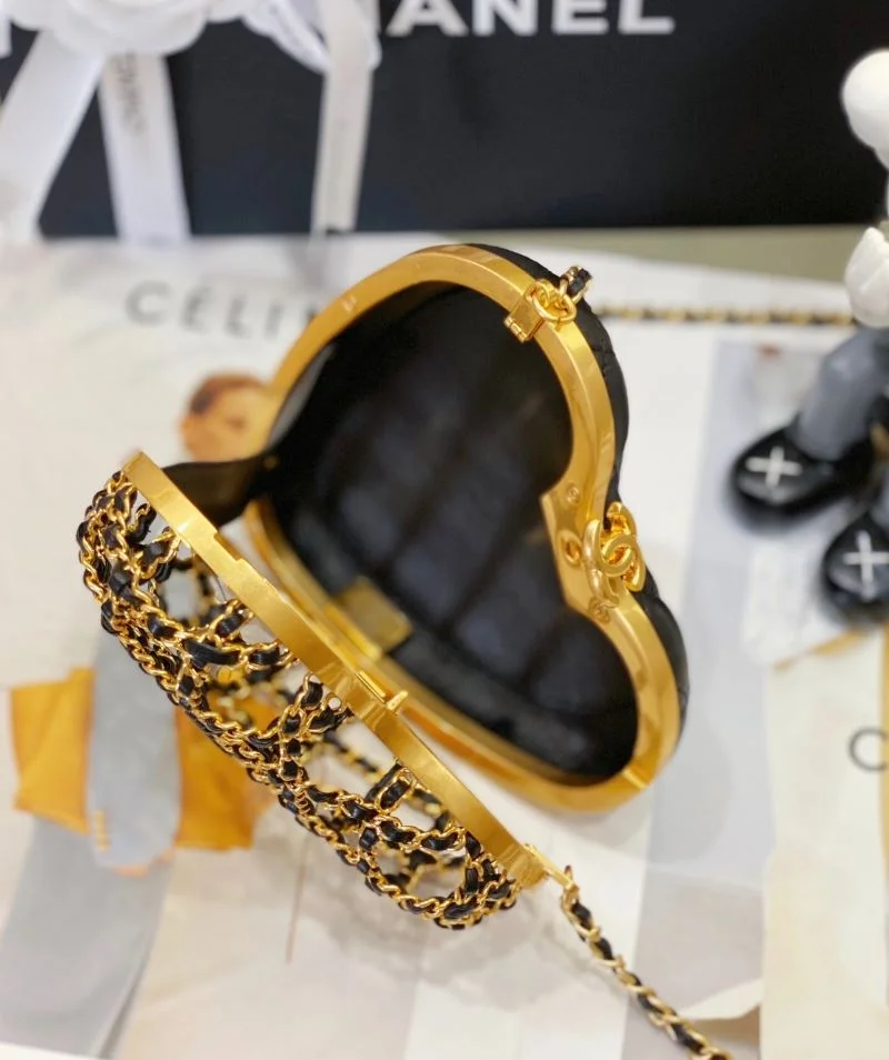 SunProtective Chanel Cosmetic Bags 55136
