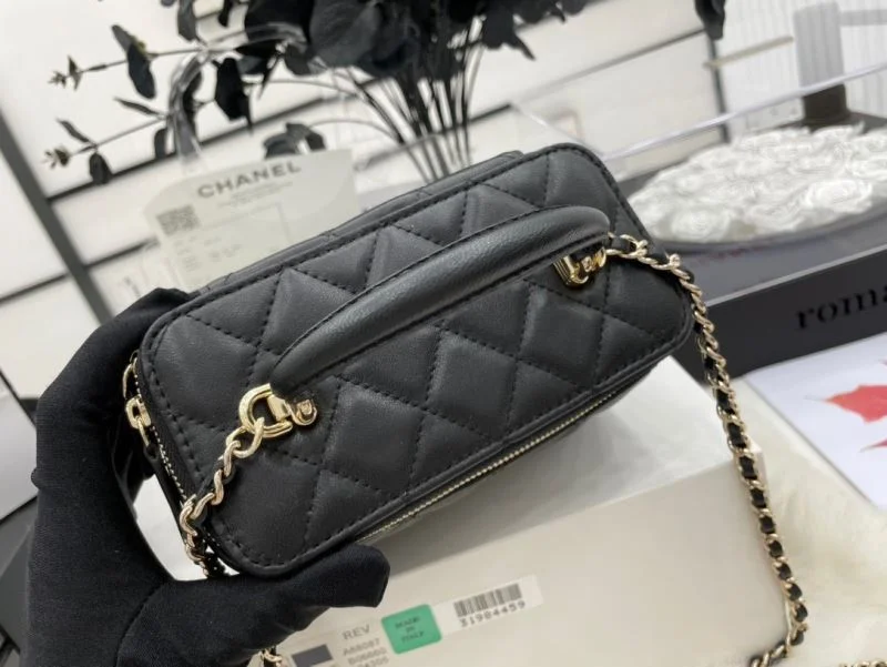 Chanel Cosmetic Bags Stylish 55089