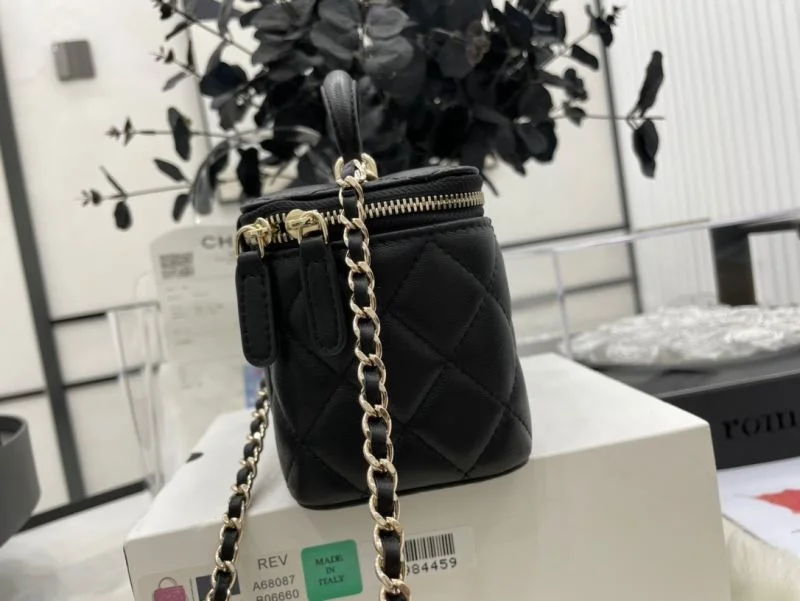 Chanel Cosmetic Bags Stylish 55089
