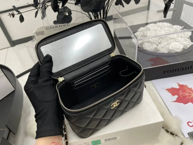 Chanel Cosmetic Bags Stylish 55089