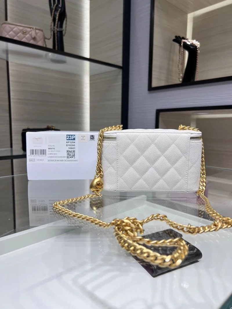 Vibrant Chanel Cosmetic Bags 55113