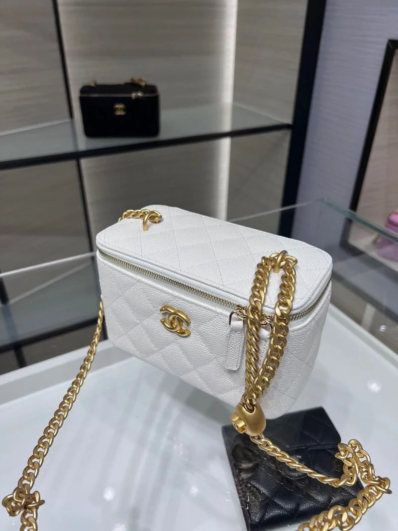 Vibrant Chanel Cosmetic Bags 55113