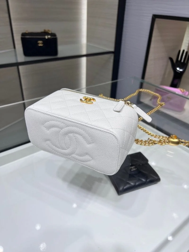 Vibrant Chanel Cosmetic Bags 55113