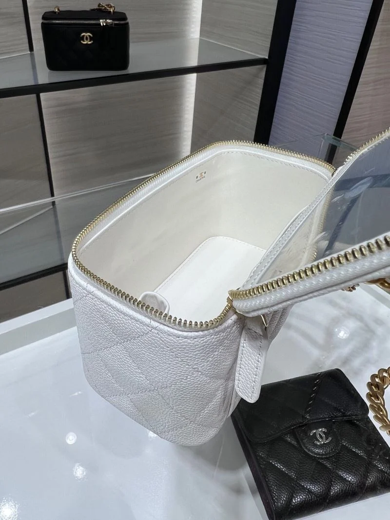 Vibrant Chanel Cosmetic Bags 55113