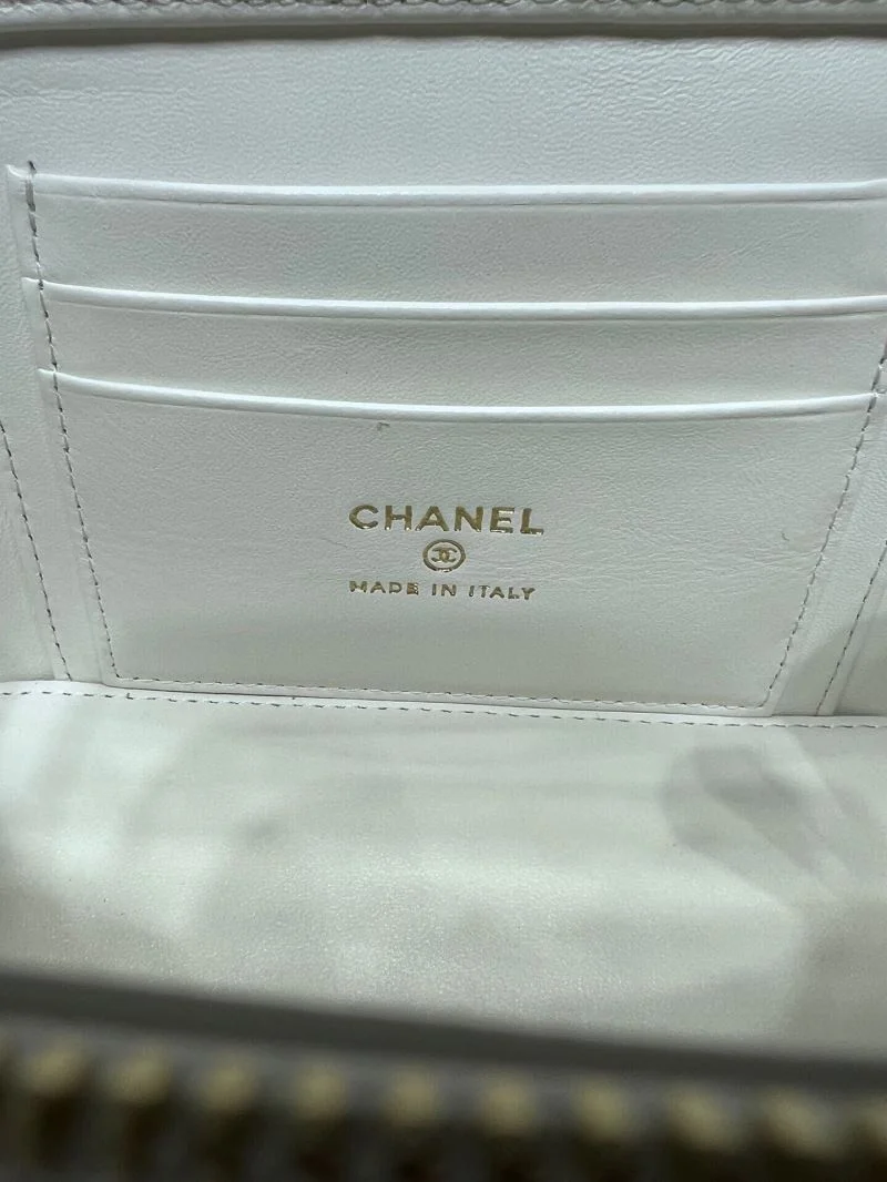 Vibrant Chanel Cosmetic Bags 55113