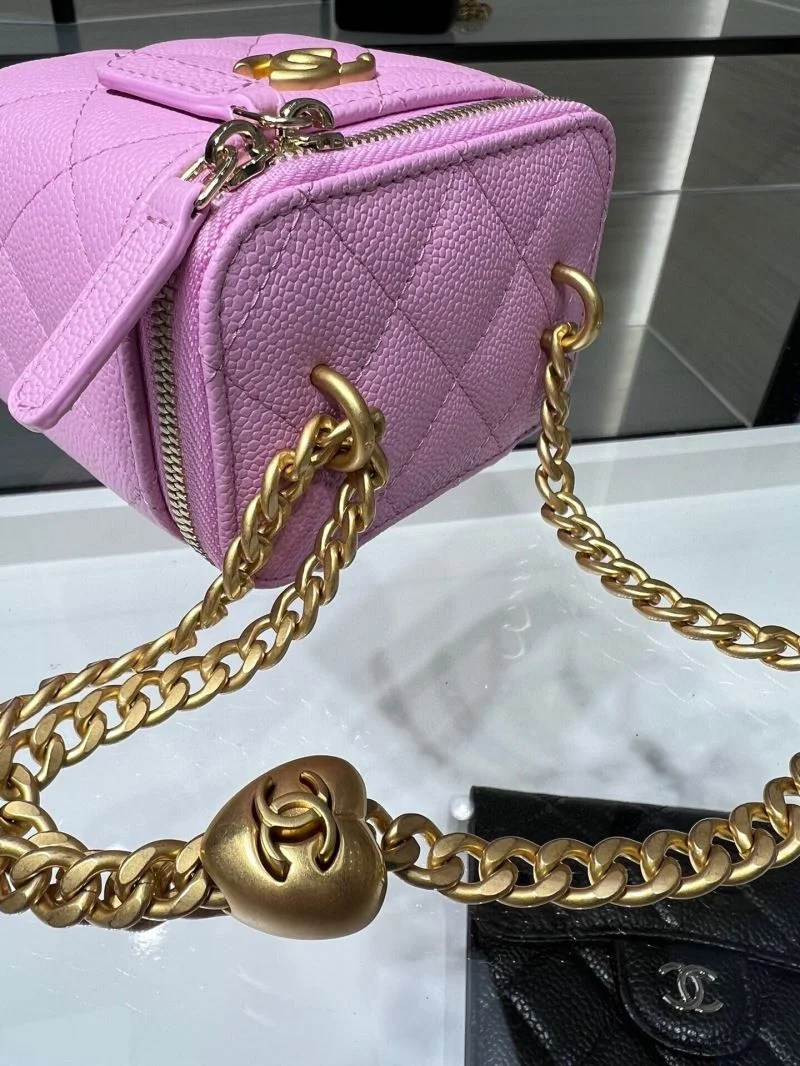 Resilient Chanel Cosmetic Bags 55082