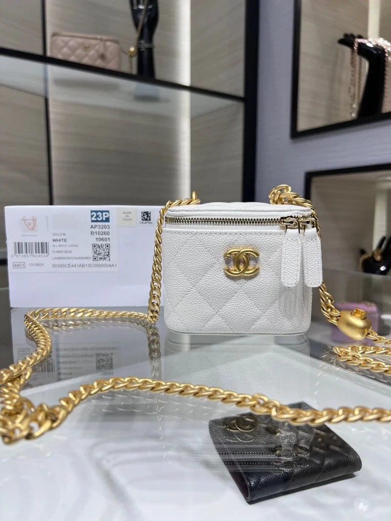 Reliable Chanel Cosmetic Bags 55085