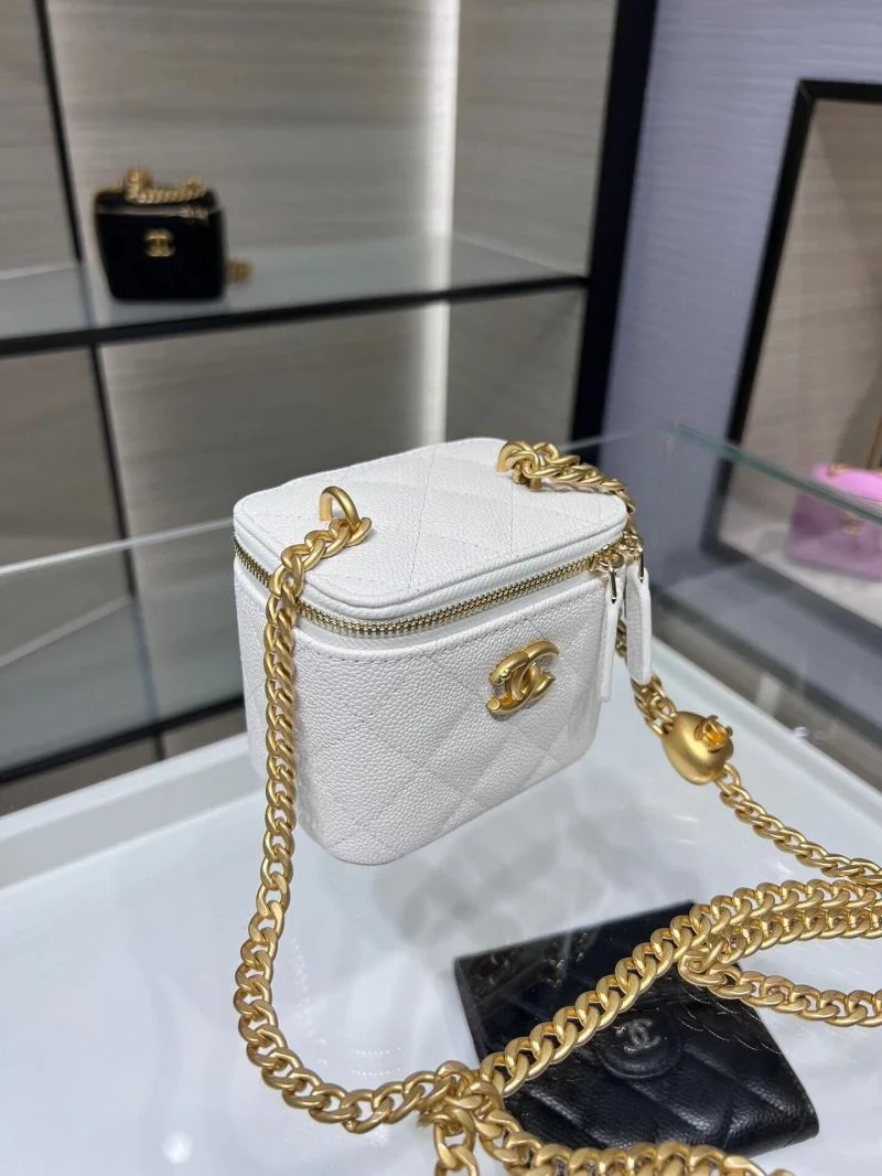 Reliable Chanel Cosmetic Bags 55085