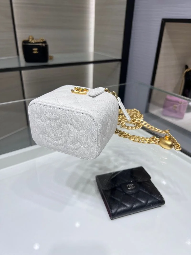 Reliable Chanel Cosmetic Bags 55085