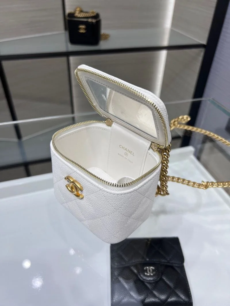 Reliable Chanel Cosmetic Bags 55085