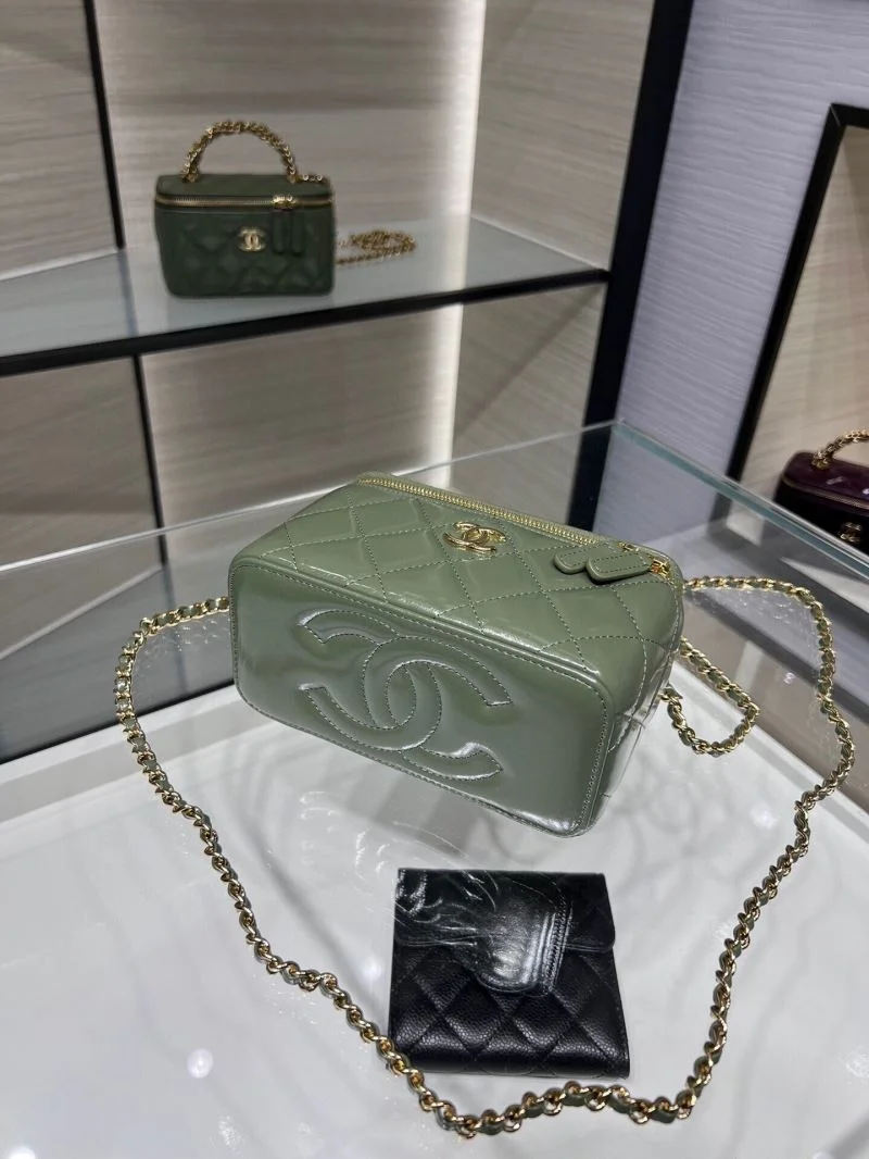 Tailored Chanel Cosmetic Bags 55079