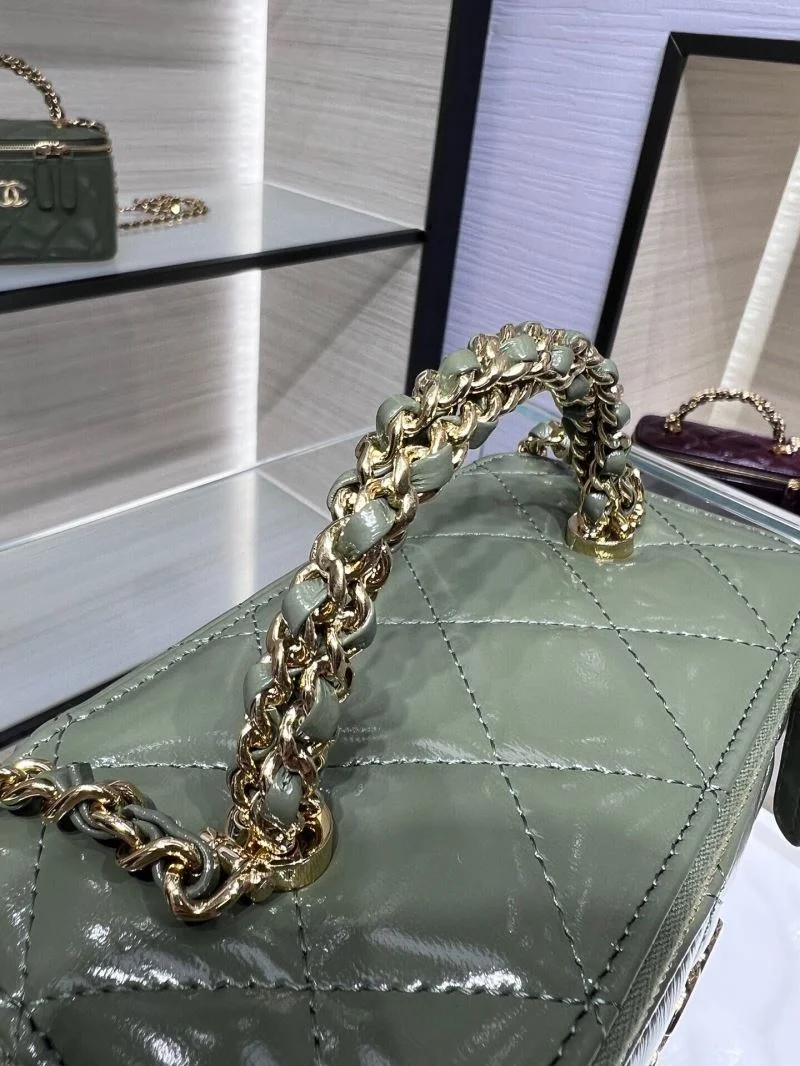 Tailored Chanel Cosmetic Bags 55079
