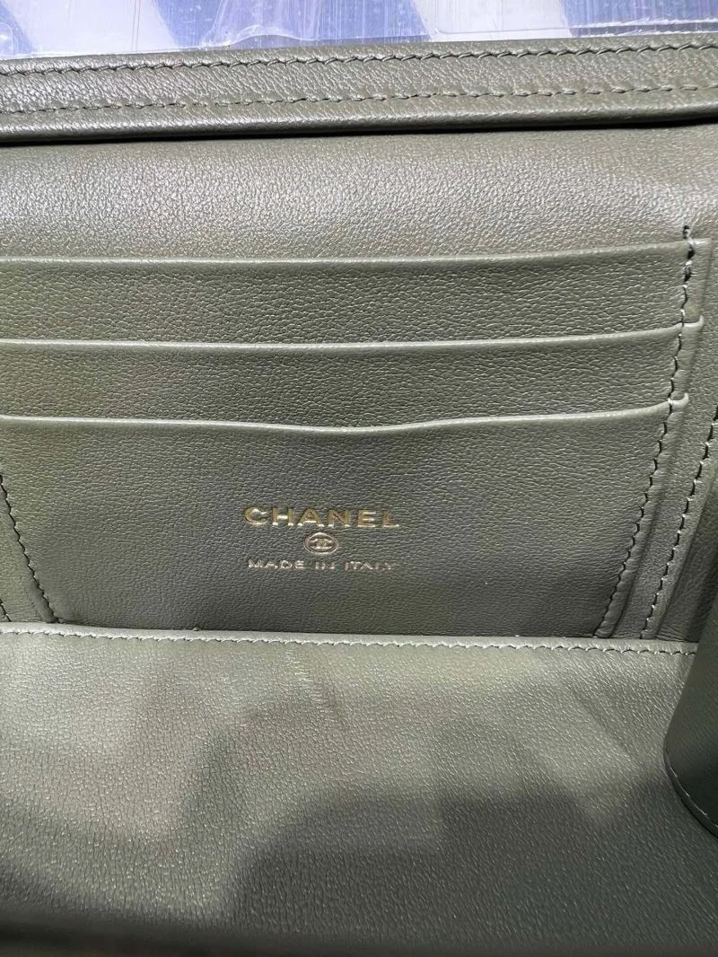 Tailored Chanel Cosmetic Bags 55079