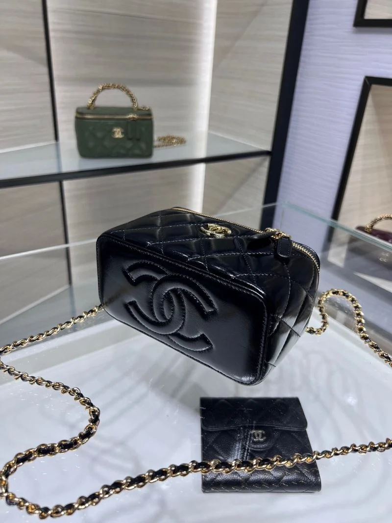 Chanel Cosmetic Bags Elegant 55077