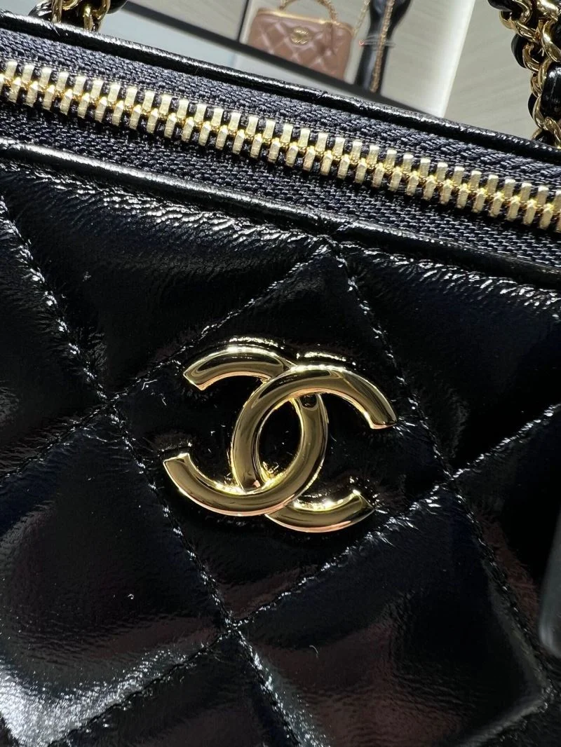Chanel Cosmetic Bags Elegant 55077