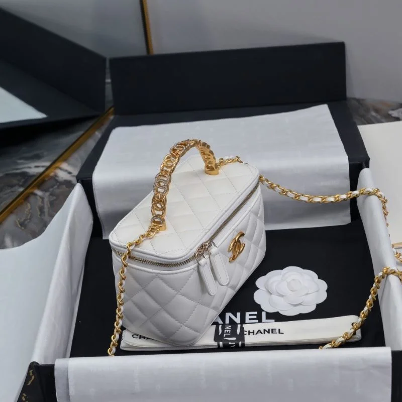 Effortless Chanel Cosmetic Bags 55069