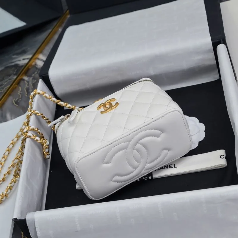 Effortless Chanel Cosmetic Bags 55069