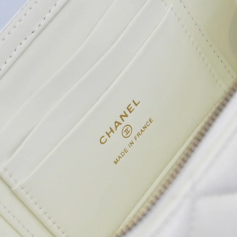 Effortless Chanel Cosmetic Bags 55069