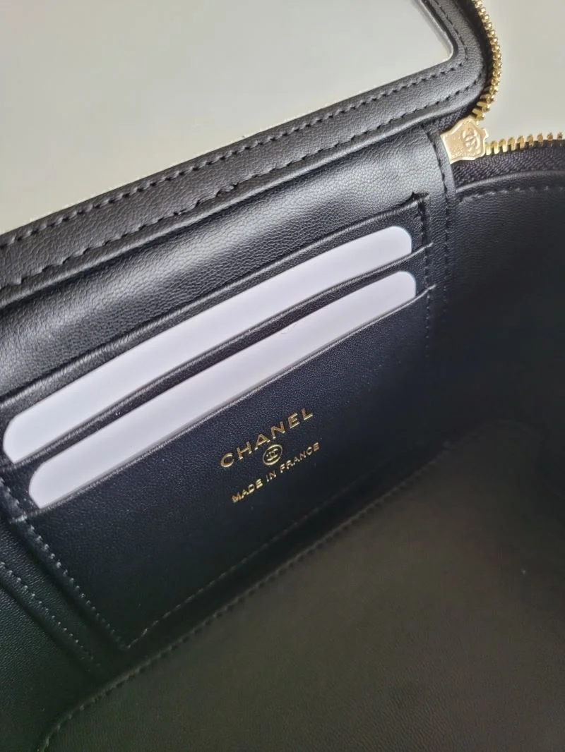 Chanel Cosmetic Bags EyeCatching 55070