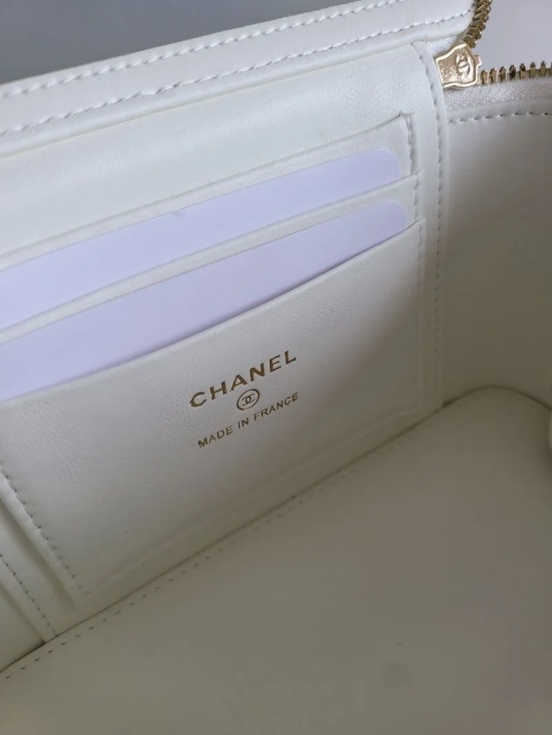 Chanel Cosmetic Bags Sustainable 55064