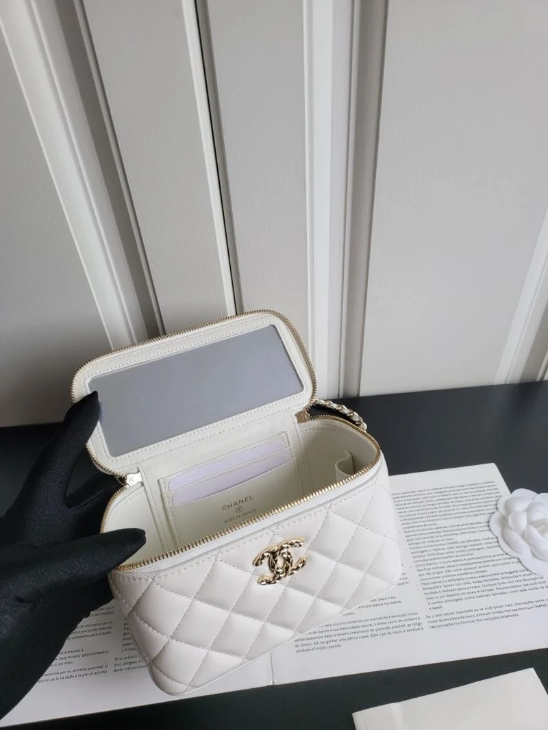 Chanel Cosmetic Bags Sustainable 55064