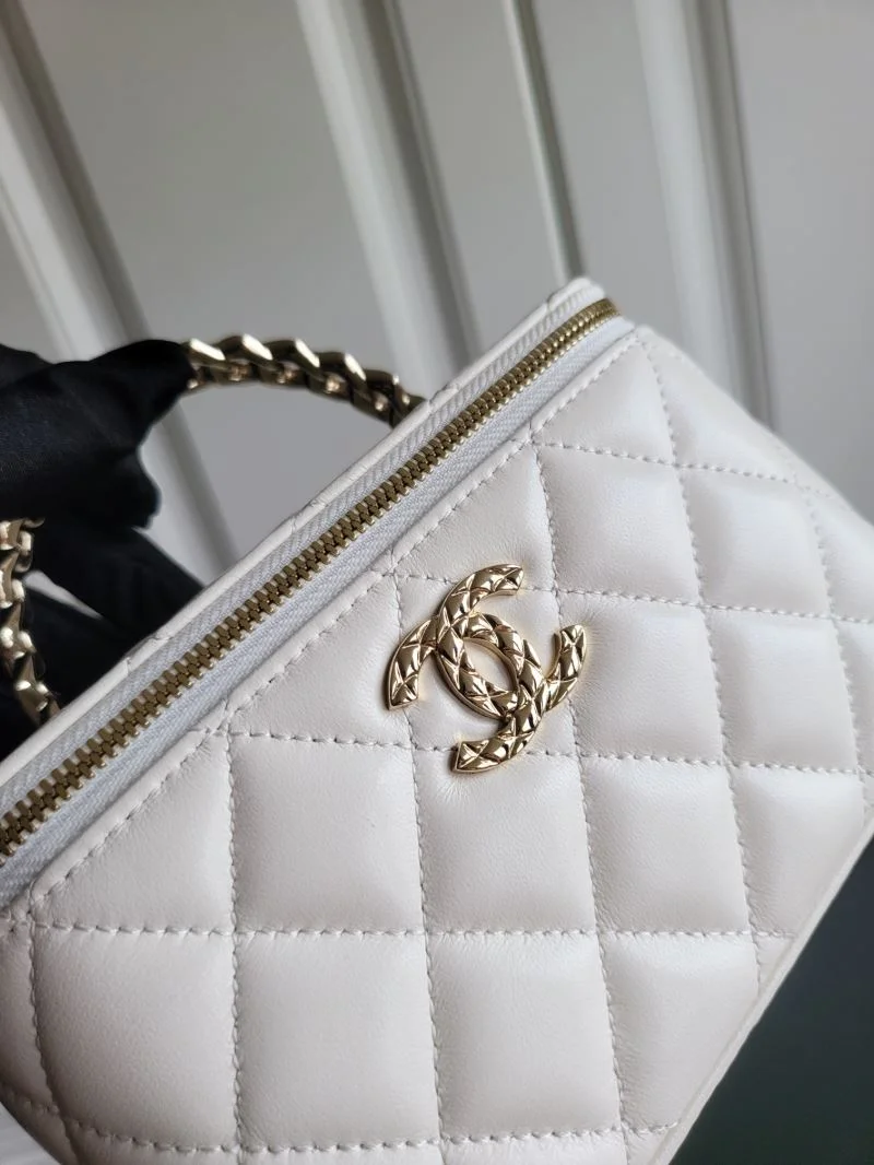Chanel Cosmetic Bags Sustainable 55064