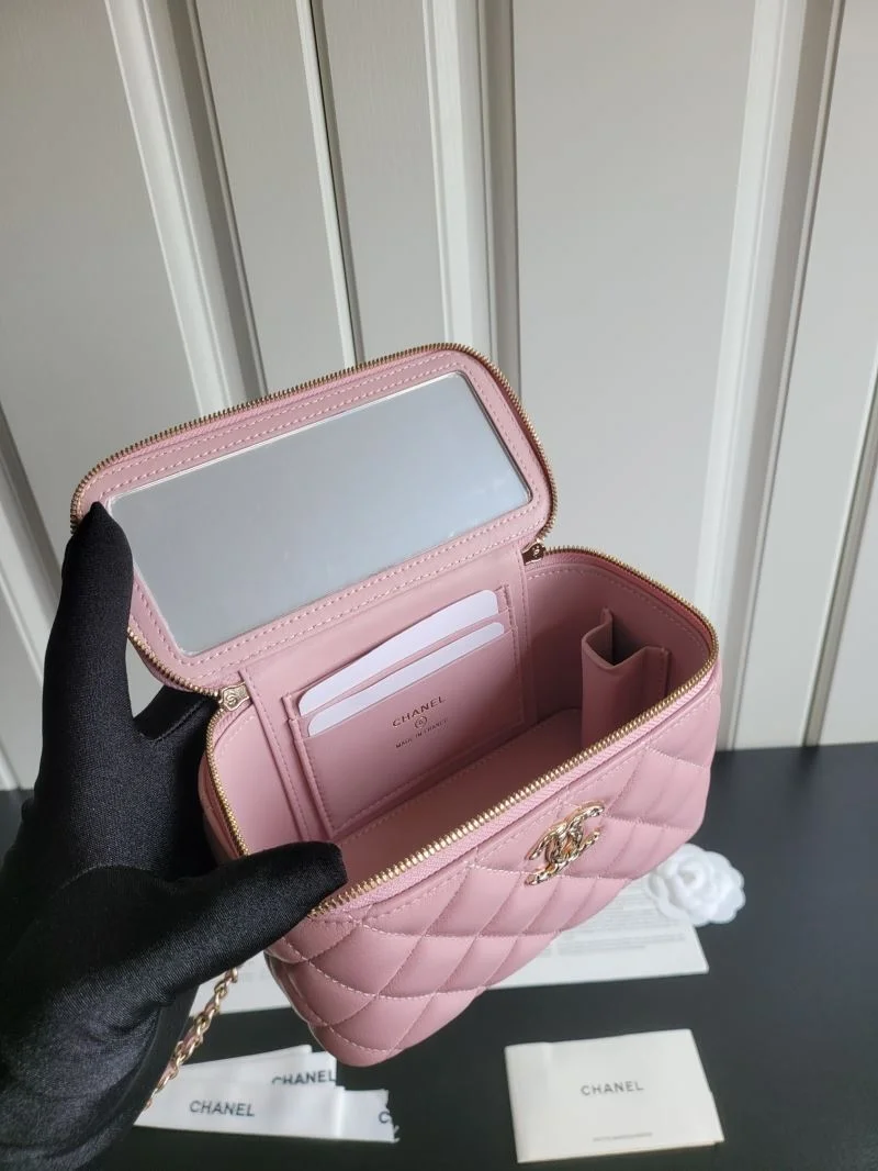 Effortless Chanel Cosmetic Bags 55122
