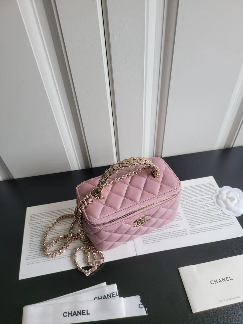 Effortless Chanel Cosmetic Bags 55122