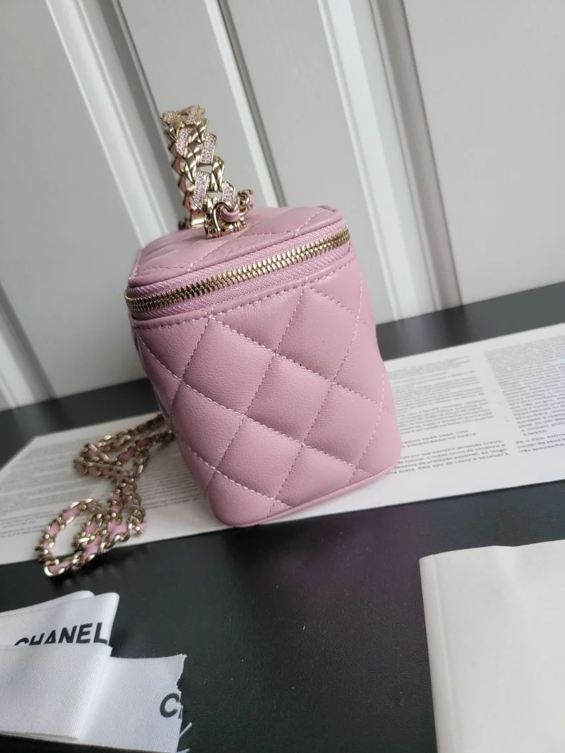 Effortless Chanel Cosmetic Bags 55122