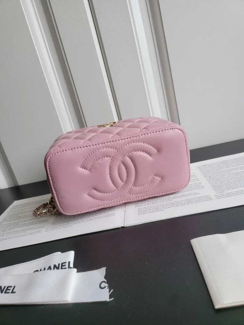 Effortless Chanel Cosmetic Bags 55122