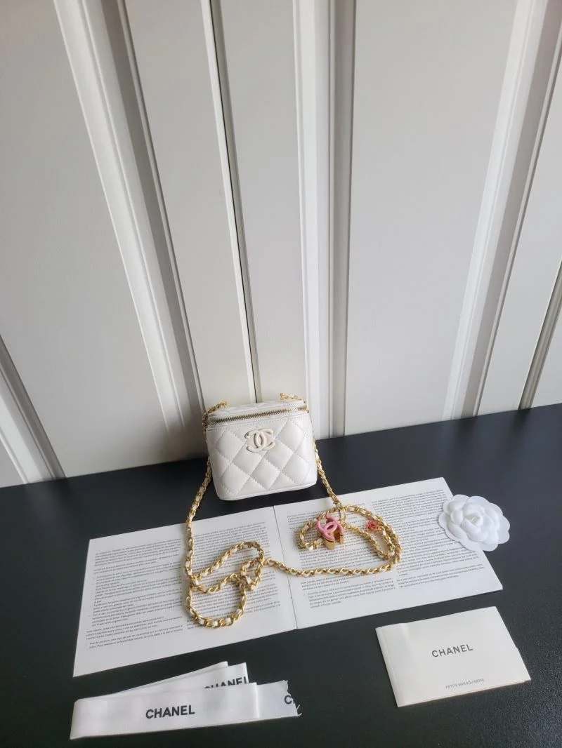 Youthful Chanel Cosmetic Bags 55051