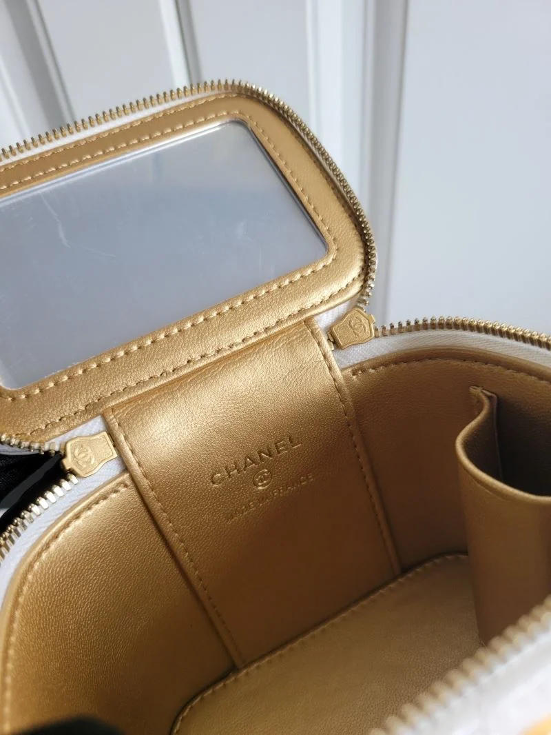 Youthful Chanel Cosmetic Bags 55051
