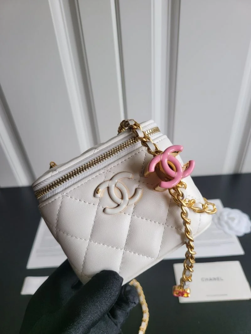 Youthful Chanel Cosmetic Bags 55051