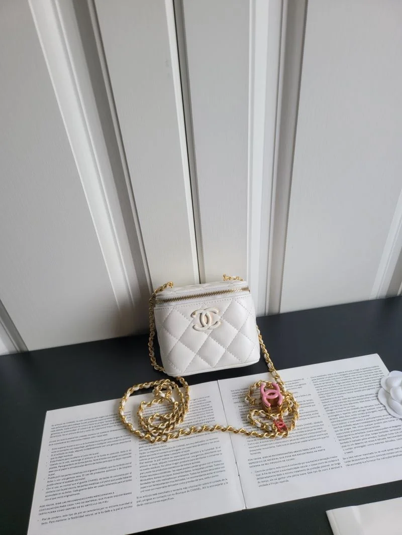 Youthful Chanel Cosmetic Bags 55051