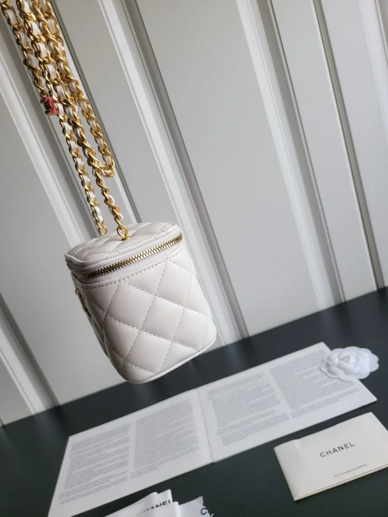 Youthful Chanel Cosmetic Bags 55051